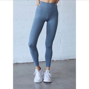 SETactive Luxform Leggings Size Large in “Berry”